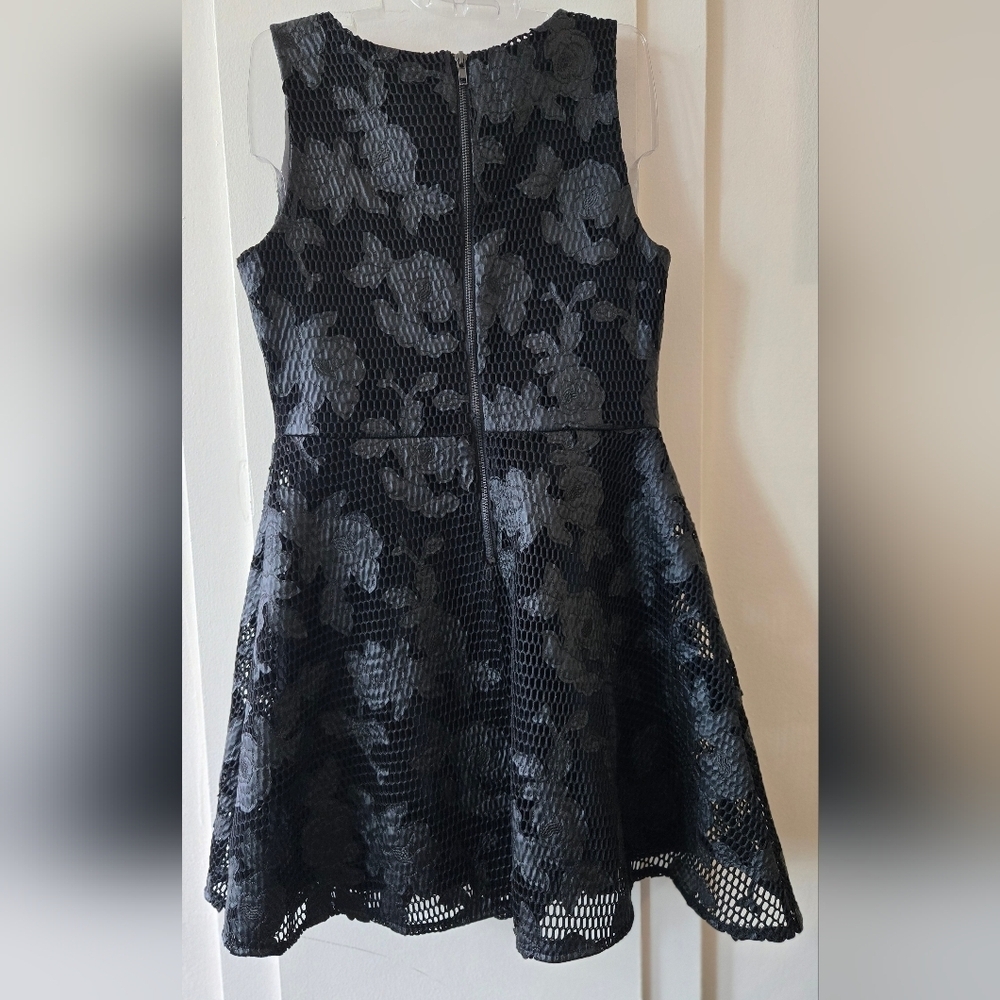 Romeo Juliet Couture Sleeveless Floral Mesh Fit & Flare Mini Dress Black - Picture 4 of 5